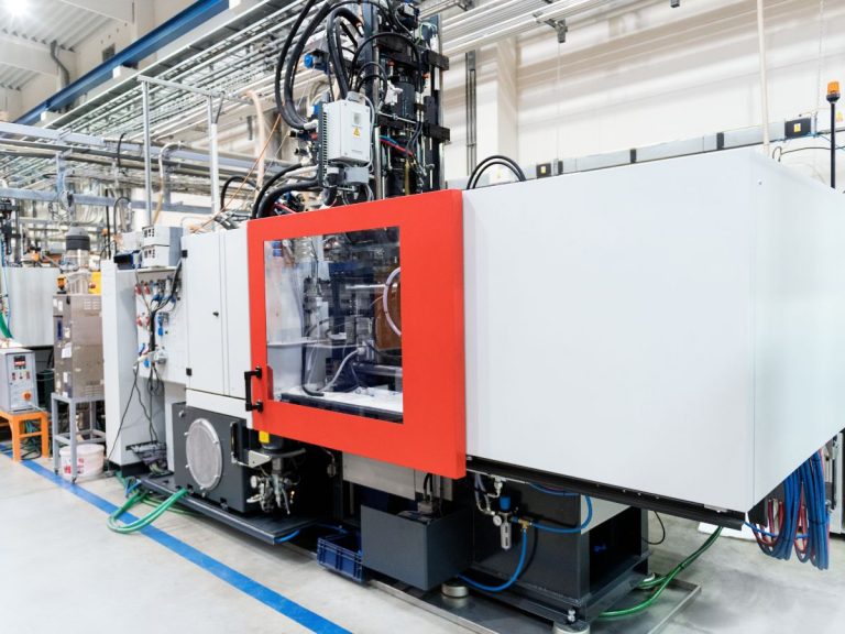 Plastic Injection Molding Machine: Complete Guide for 2025